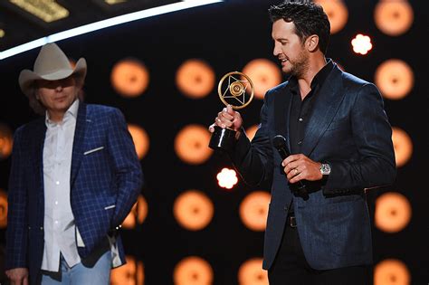American Country Countdown (@accas) • Instagram photos and .